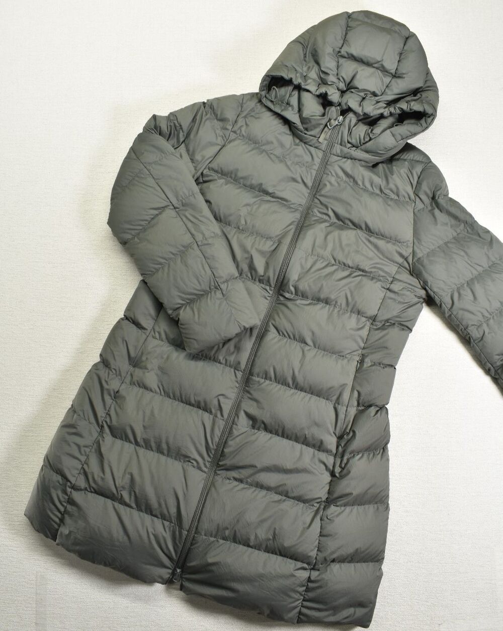 Uniqlo Ultra Light Down Coat Womens Large Green Hooded Puffer Full Zip Parka L